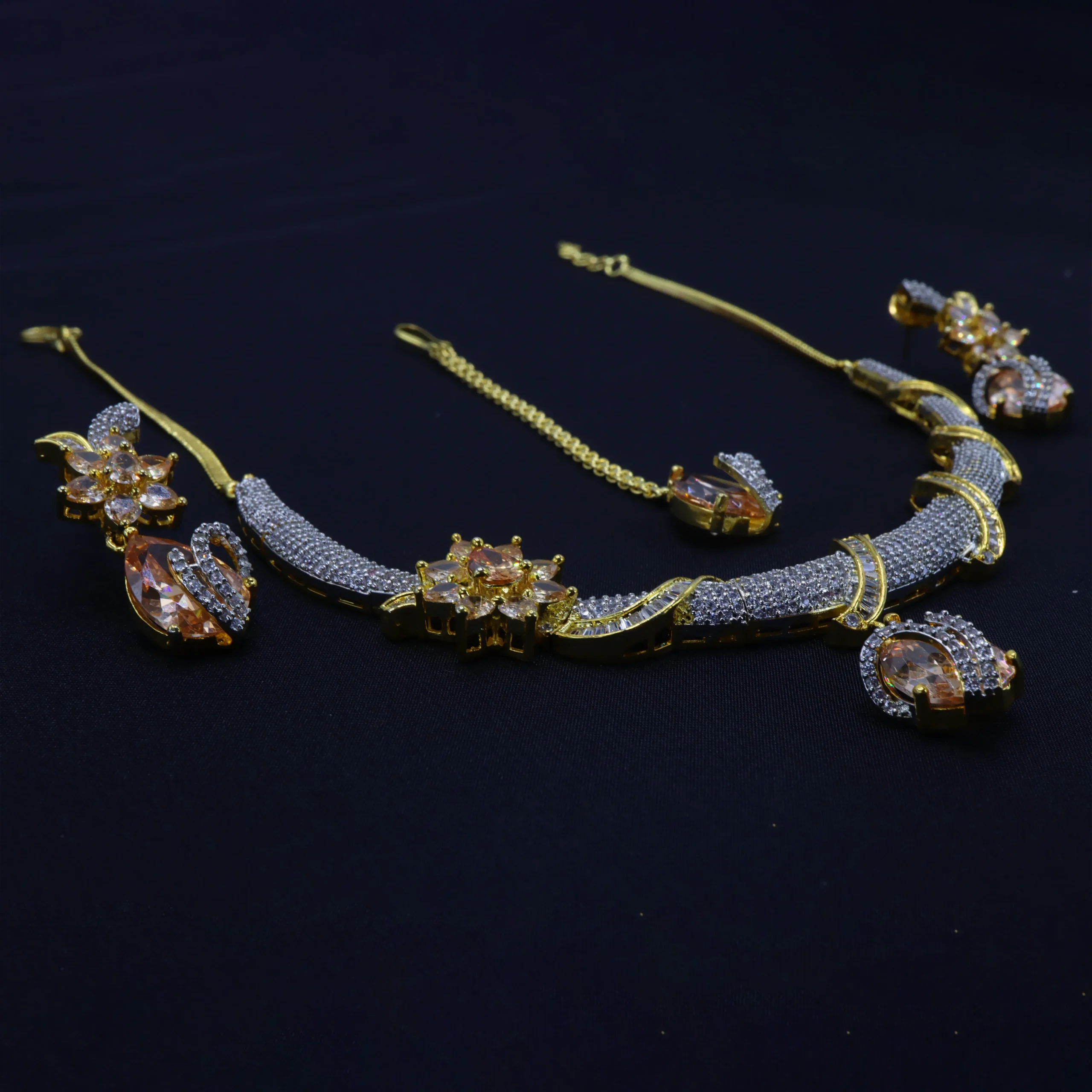 Luxurious Gold and Amber Gemstone Jewelry Set