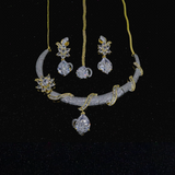 Luxurious Gold and Diamond Jewelry Set