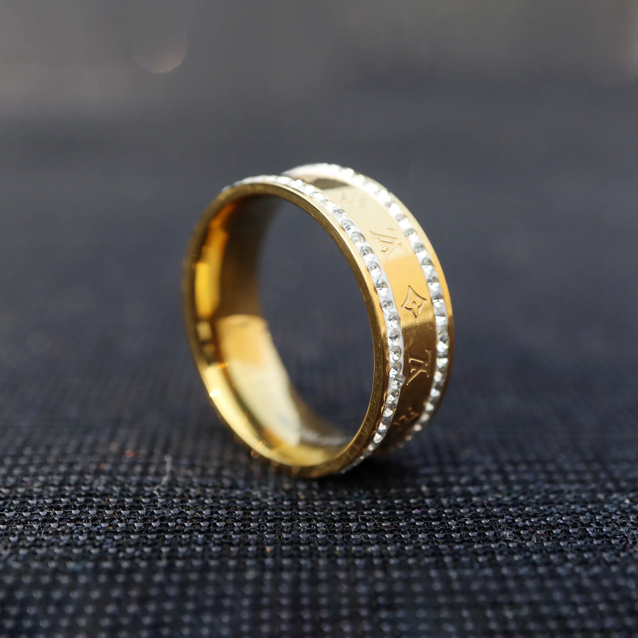 Elegant Textured Gold Ring
