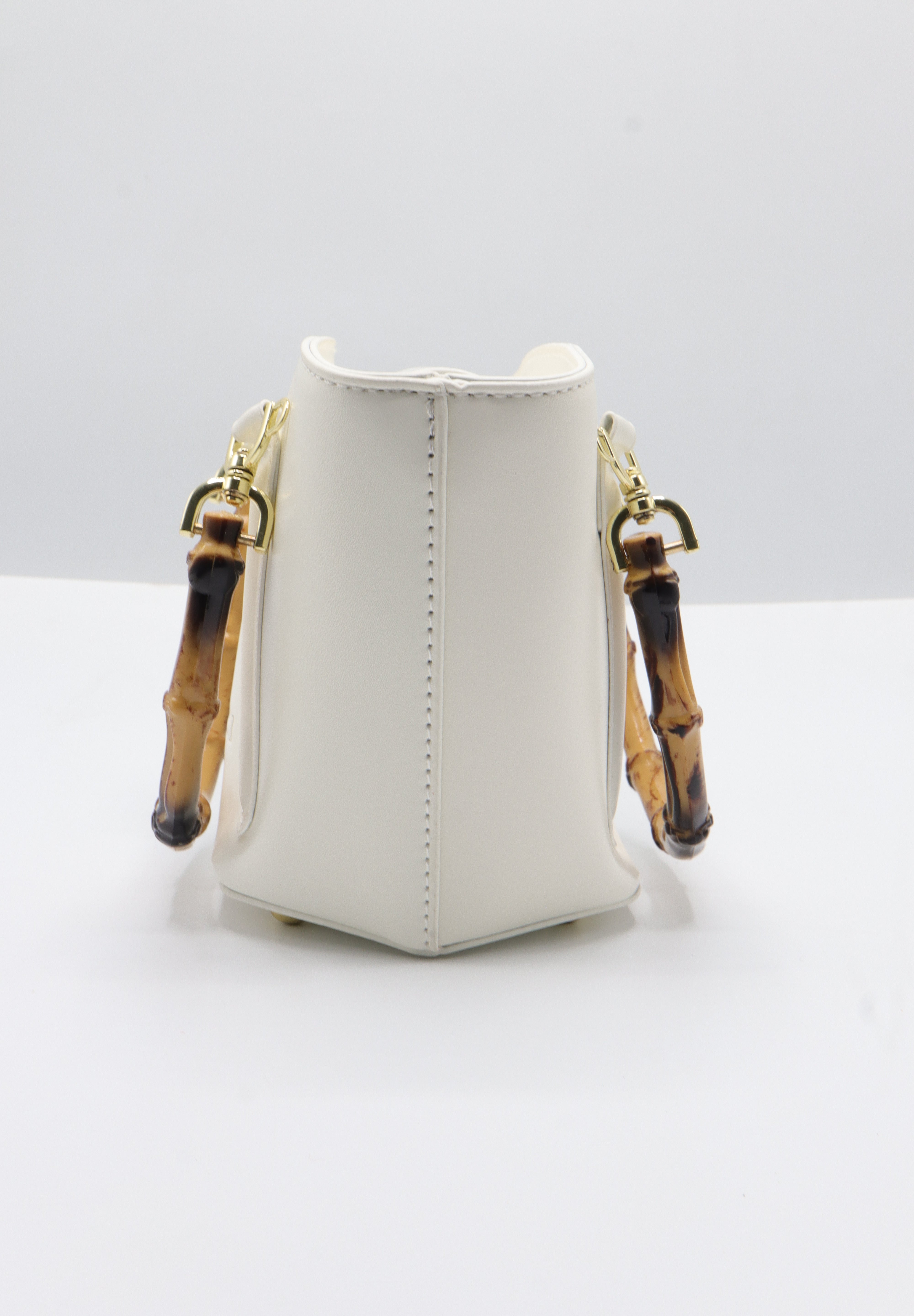 Gucci Bamboo Bucket Bag | White Leather & Gold