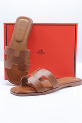Hermes Style Epsom Leather Oran Flat Sandals – Women's Gold / Tan Slide Shoes
