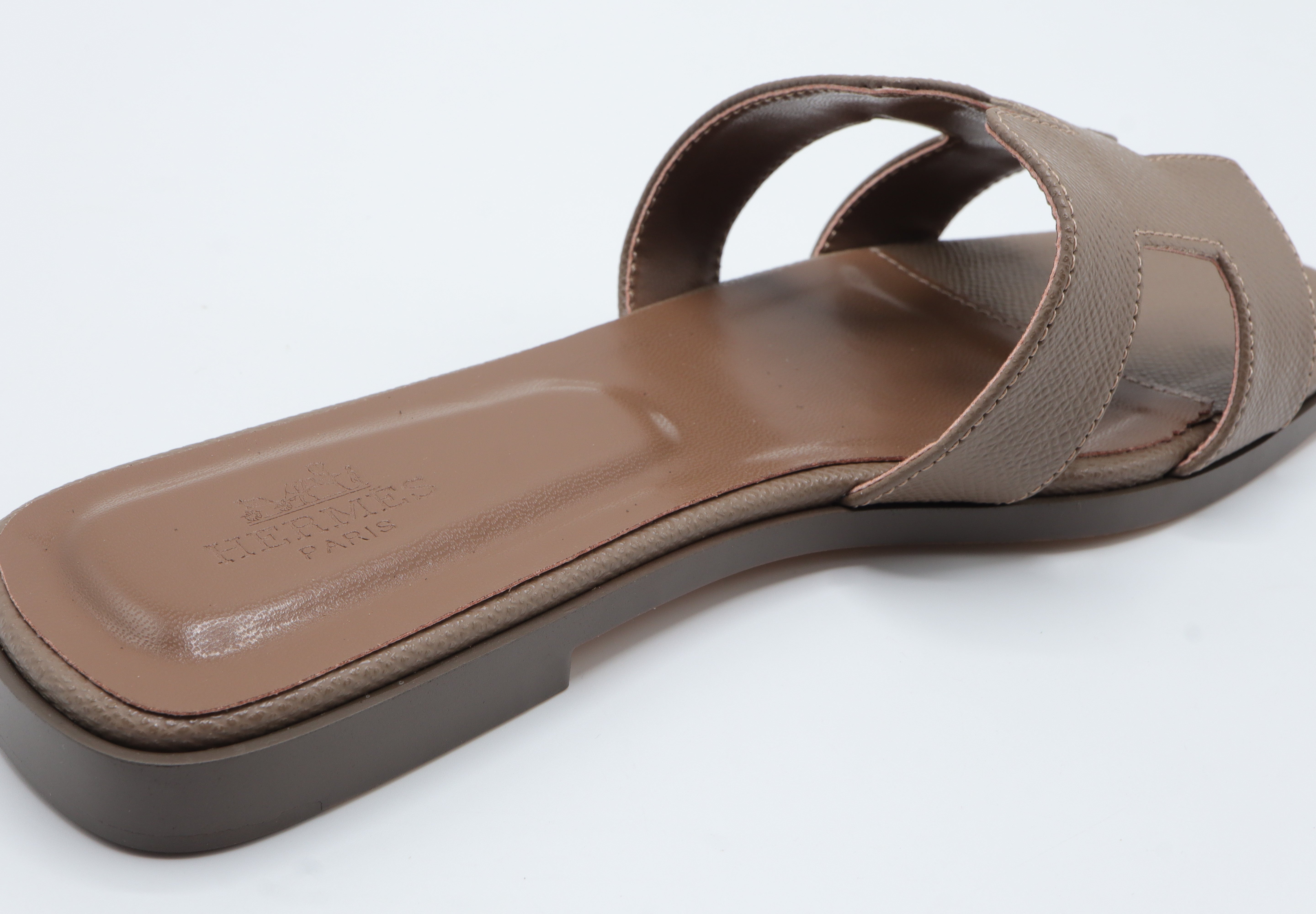Hermes Style Epsom Leather Oran Flat Sandals – Women's Taupe Slide Shoes