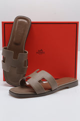 Hermes Style Epsom Leather Oran Flat Sandals – Women's Taupe Slide Shoes