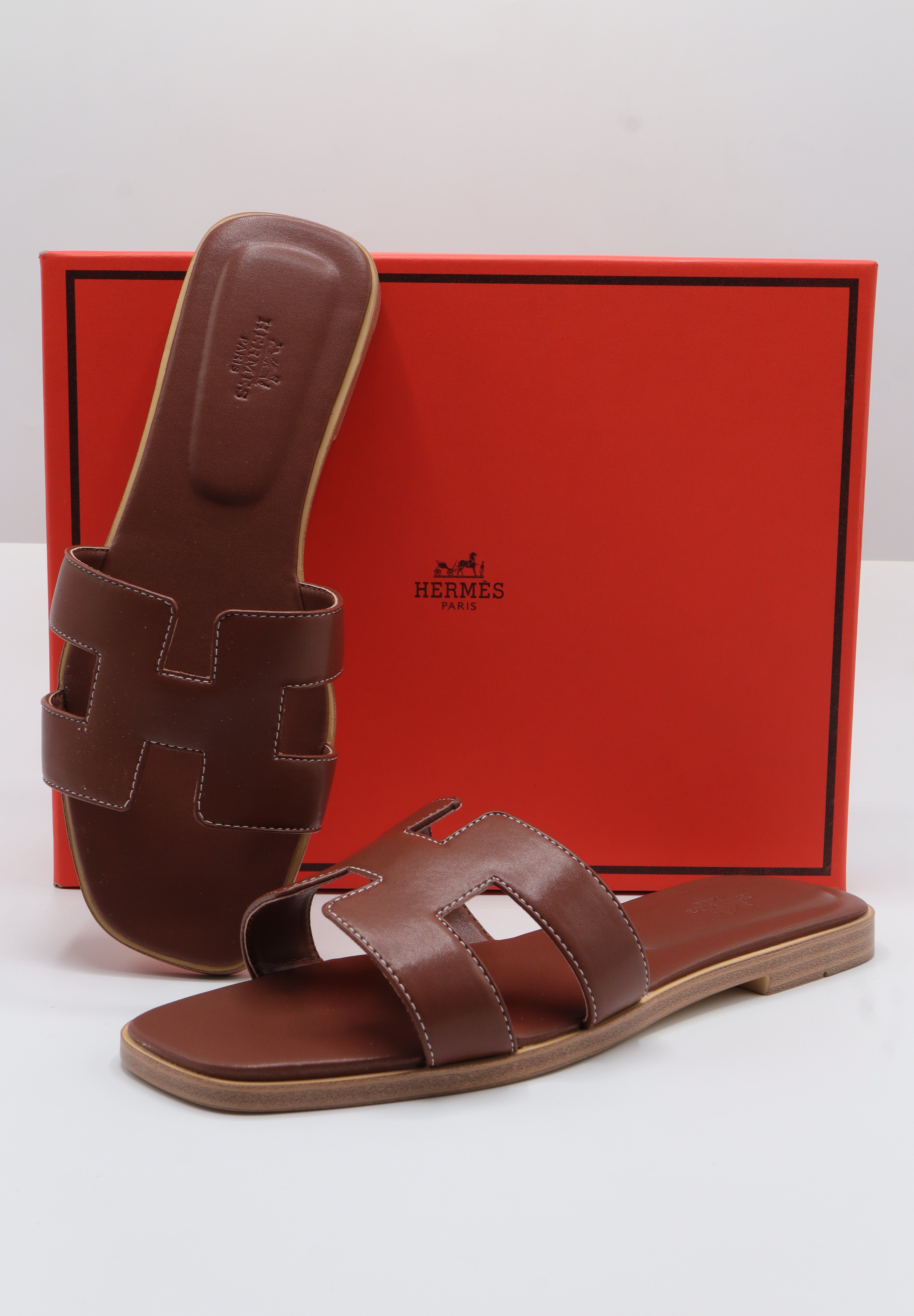 Hermes Style Smooth Leather Oran Flat Sandals – Women's Chocolate Brown Slide Shoes