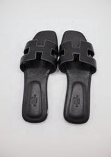 Hermes Style Smooth Leather Oran Flat Sandals – Women's Black Slide Shoes