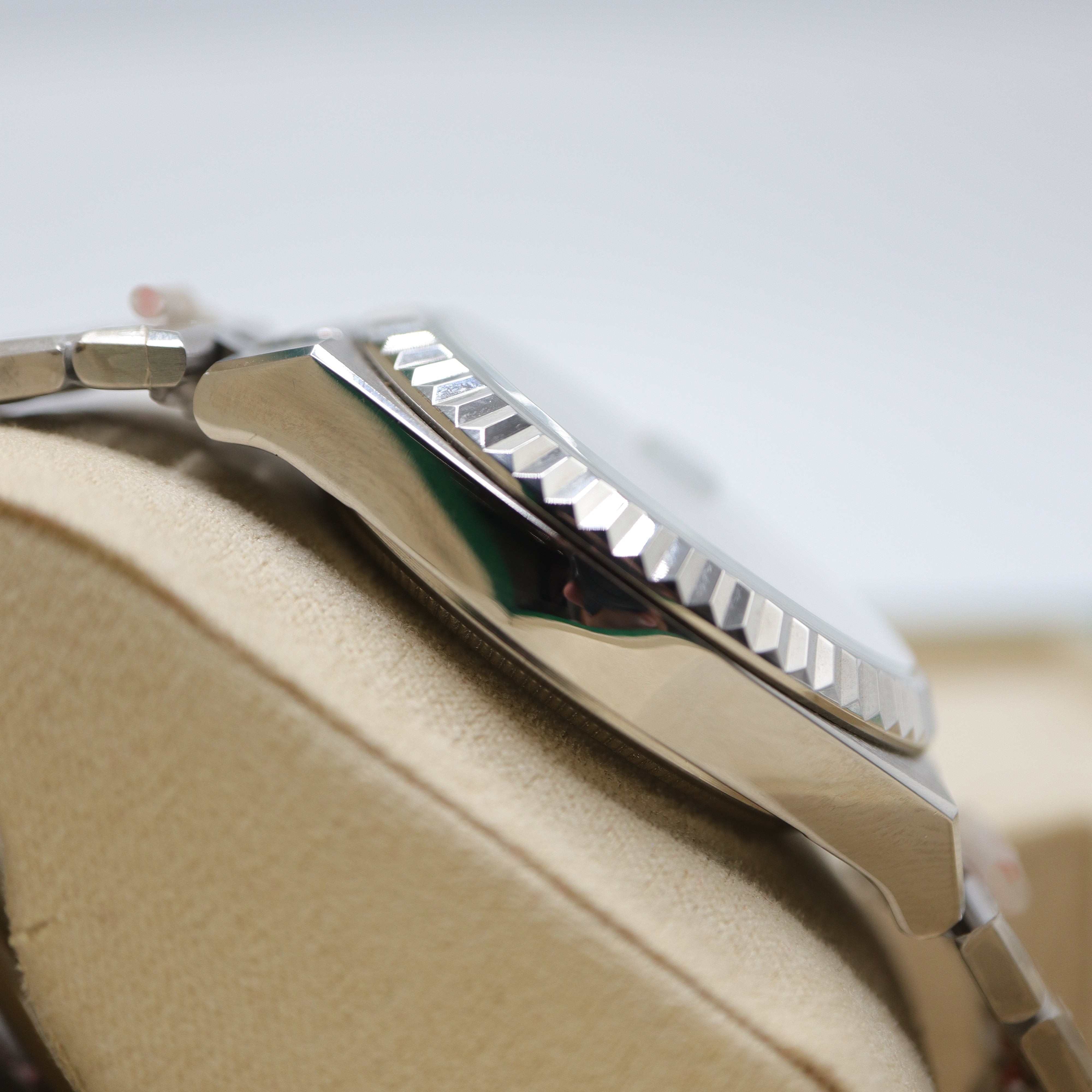 Rolex Style Land-Dweller Jubilee Watch – Men's Steel & Silver Honeycomb Dial Watch