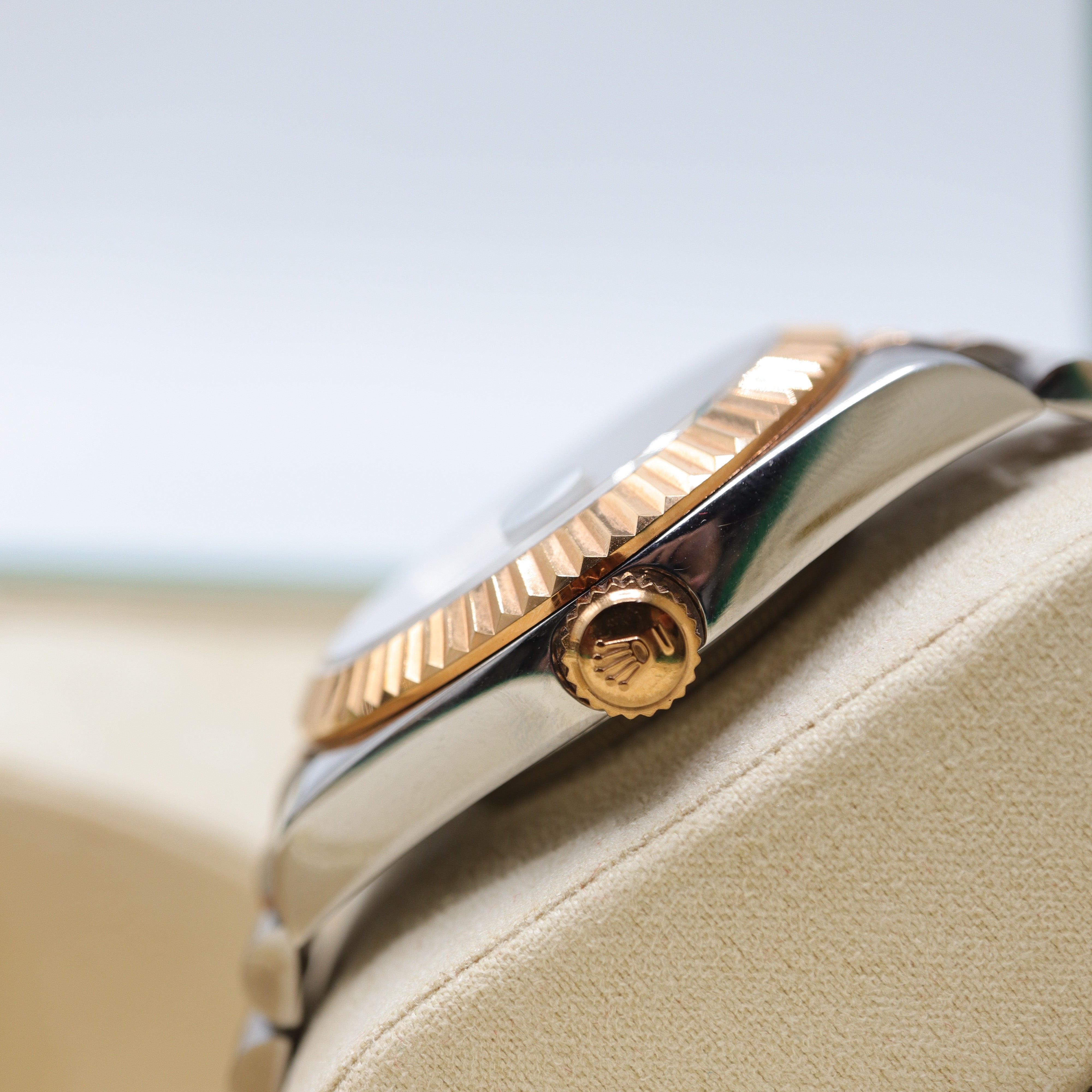 Rolex Style Datejust Two-Tone Jubilee Watch – Men's Rose Gold & Silver Motif Dial Watch