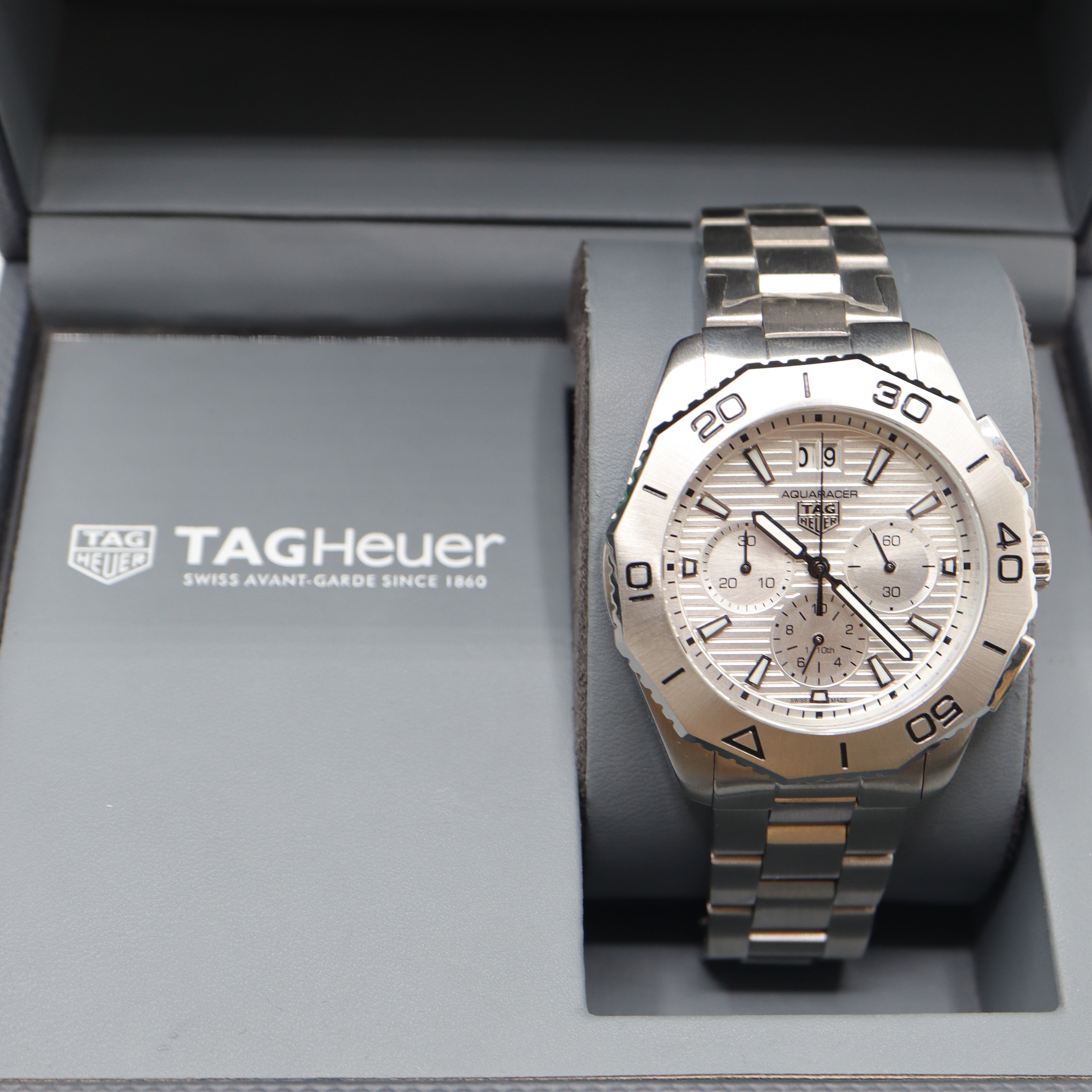 TAG Heuer Aquaracer Chronograph Watch – Men's Steel & White Dial Dive Watch