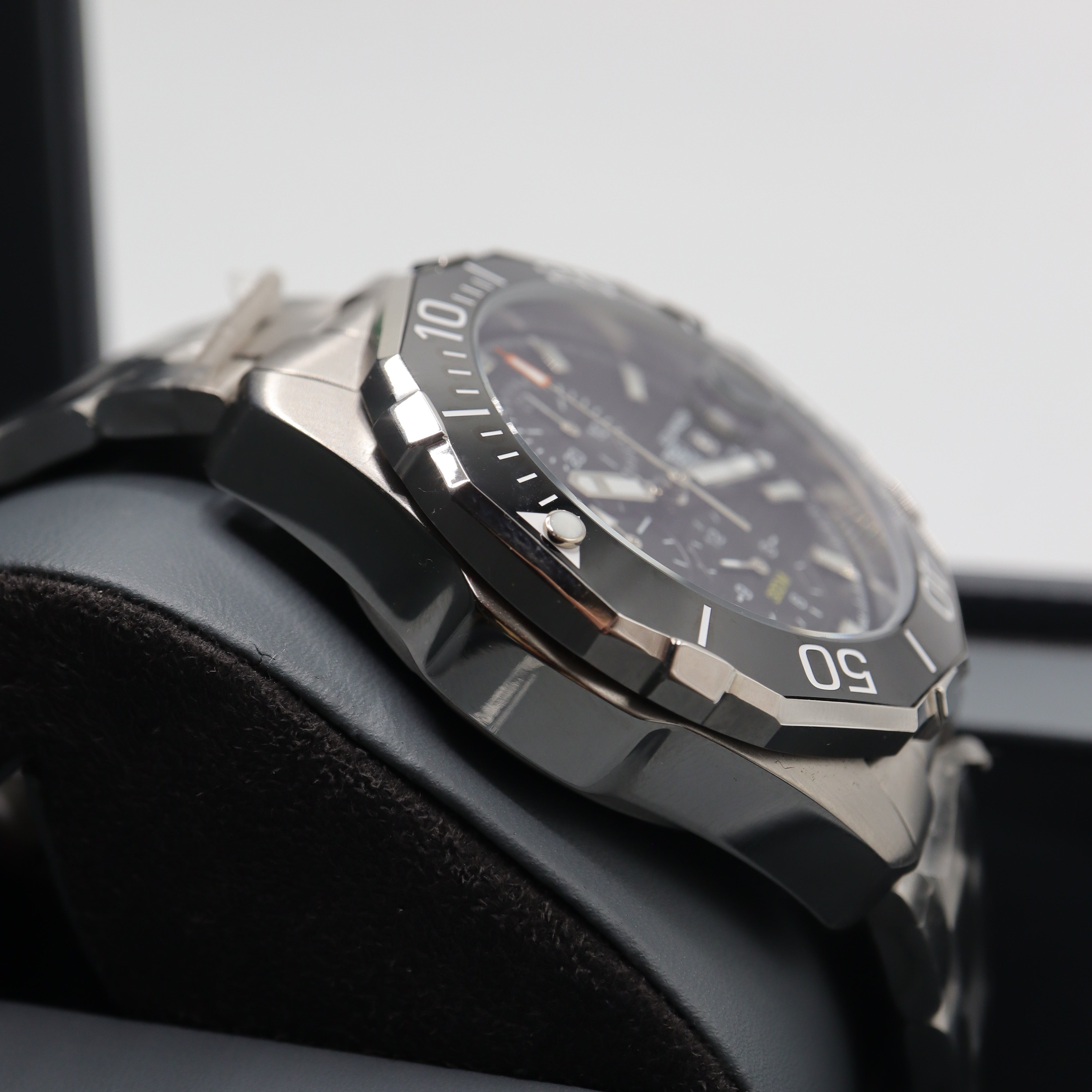TAG Heuer Aquaracer Chronograph Watch – Men's Steel & Black Dial Dive Watch