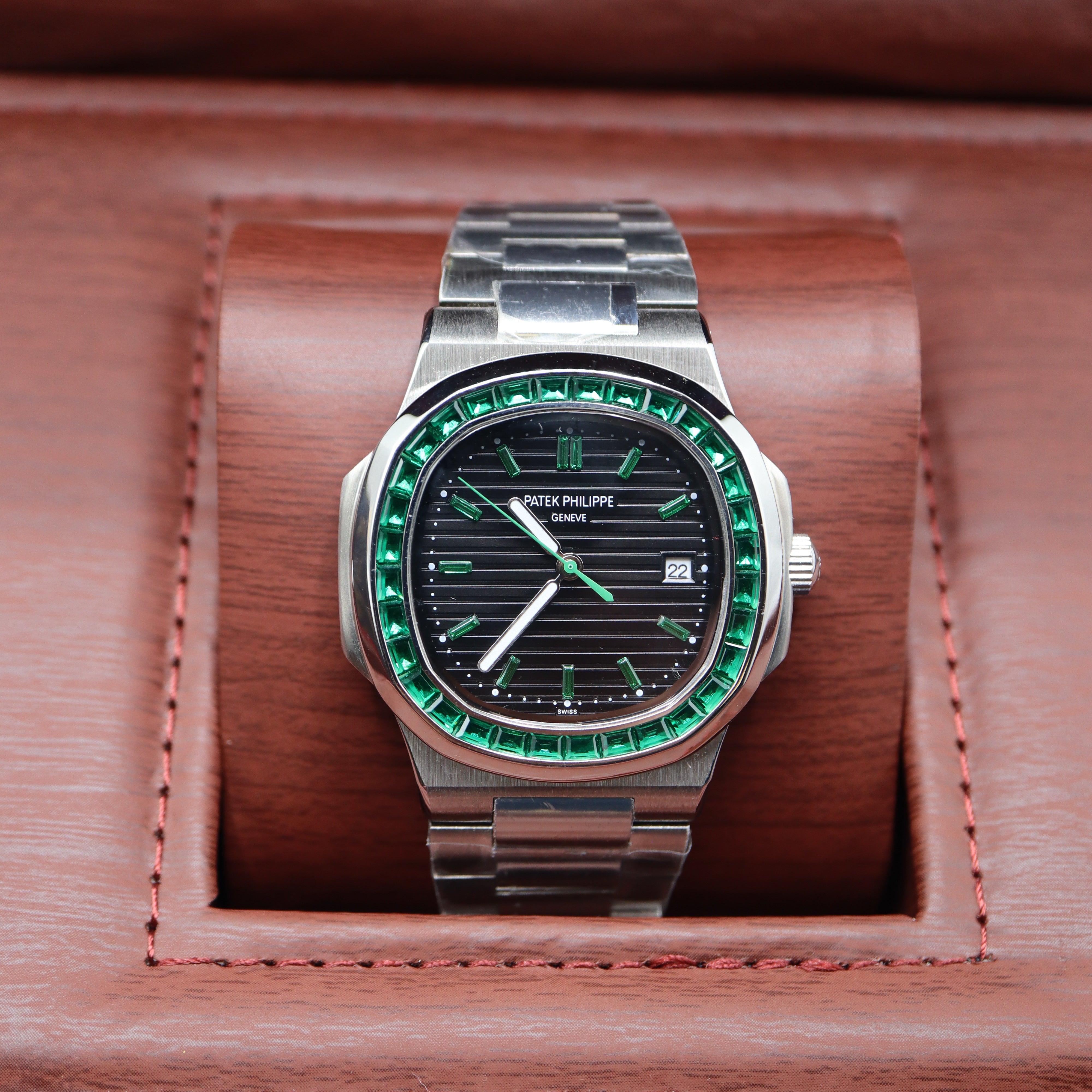 Patek Philippe Style Nautilus Gem-Set Watch – Men's Steel & Green Emerald Bezel Watch