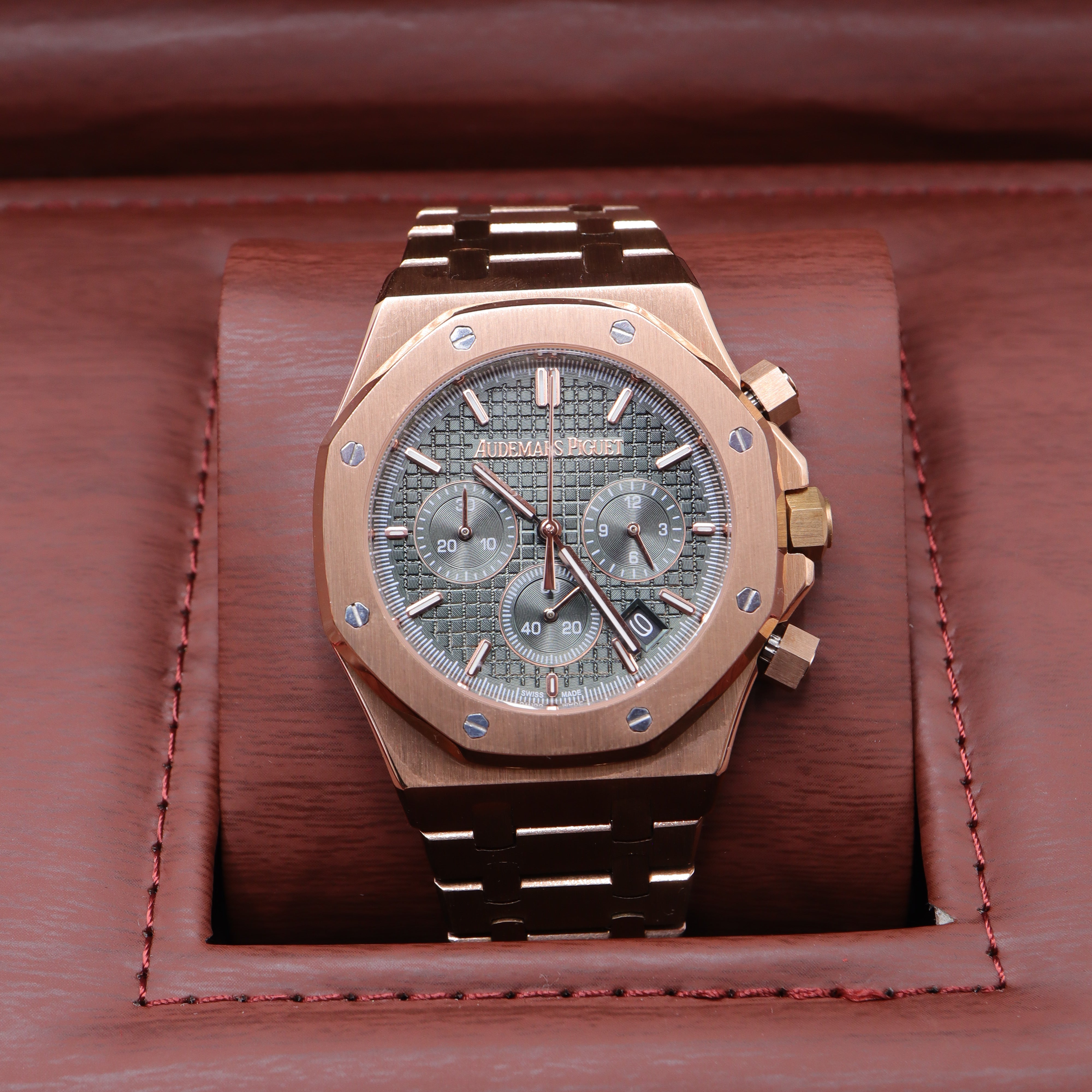 Audemars Piguet Style Royal Oak Chronograph Watch – Men's Rose Gold & Grey Dial Watch