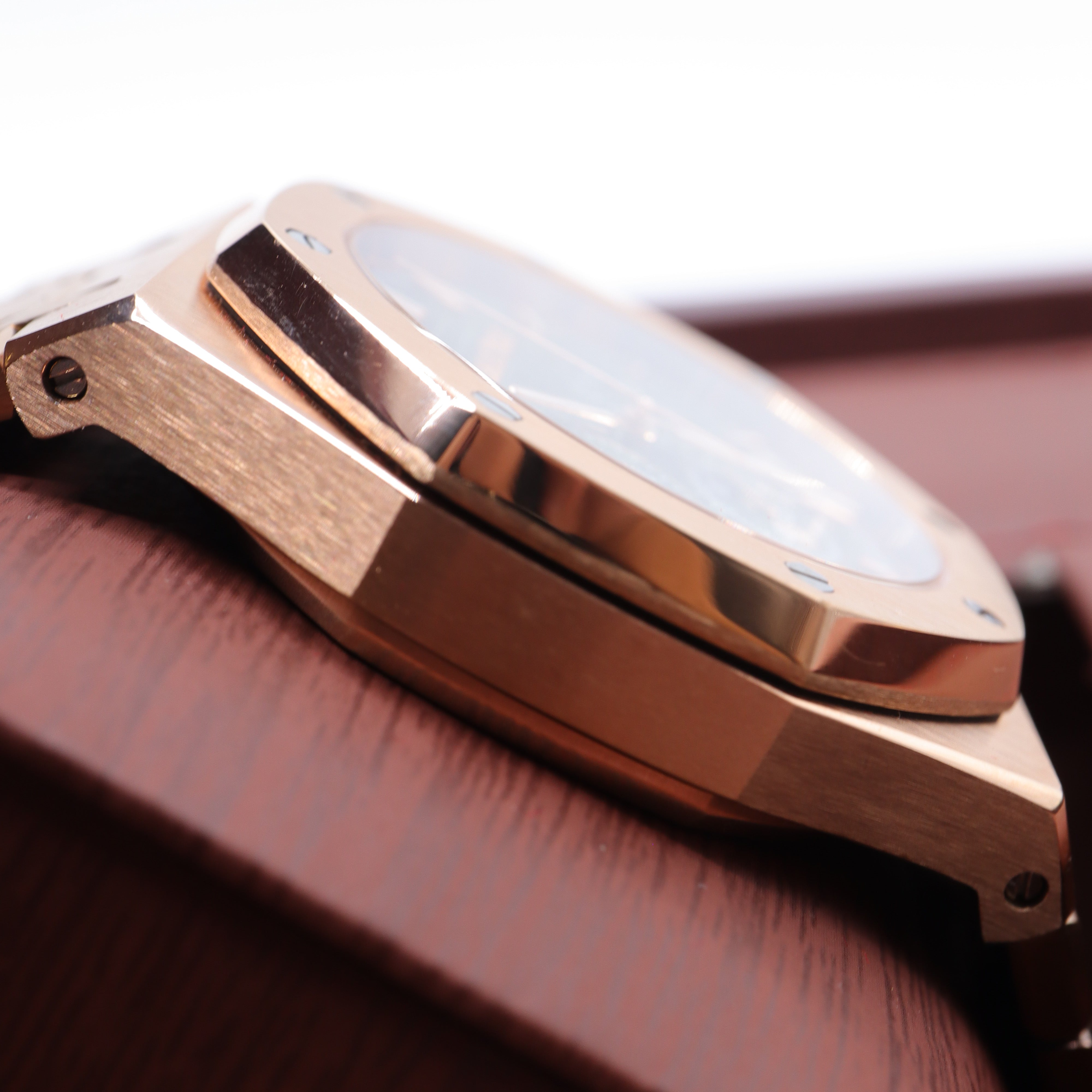 Audemars Piguet Style Royal Oak Chronograph Watch – Men's Rose Gold & Grey Dial Watch