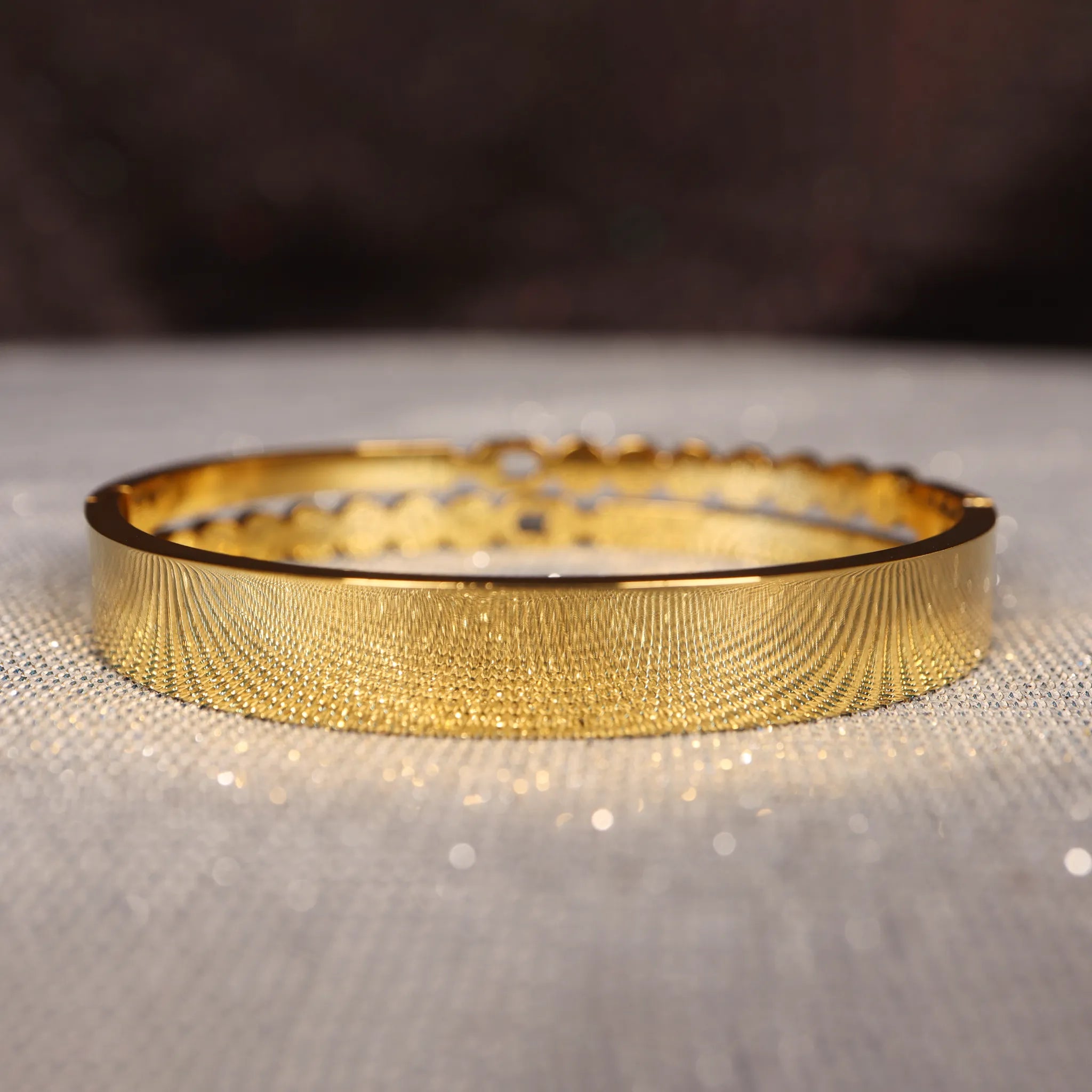 channel gold bangle