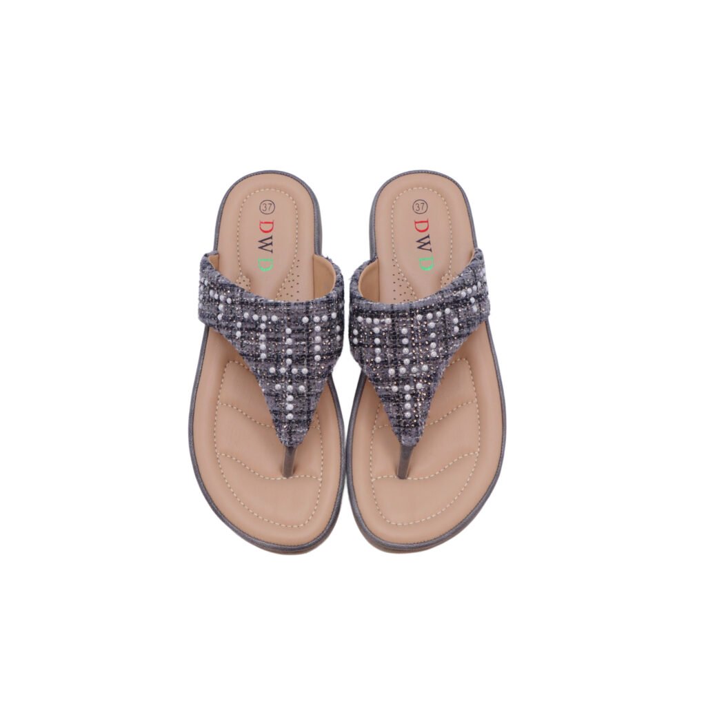 compact luxury sleepers black 1