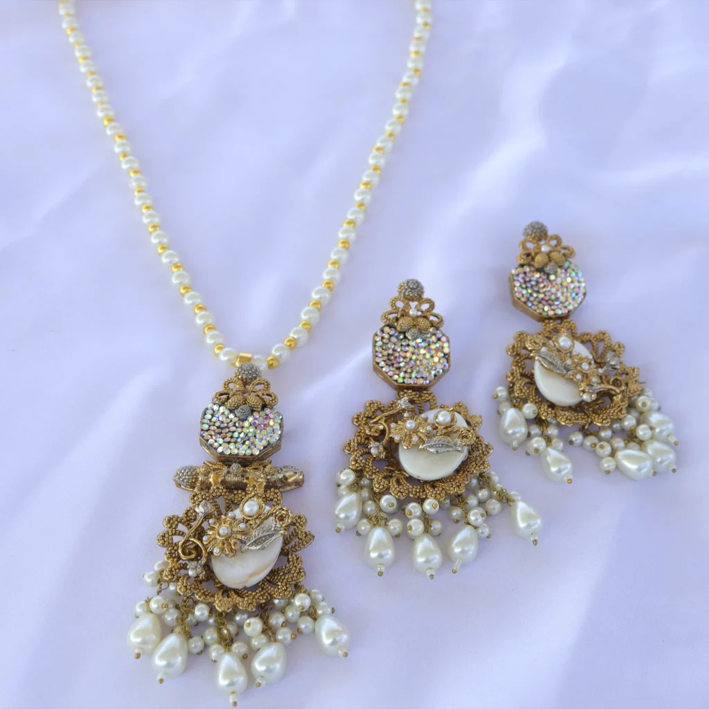 Golden Pearl Elegance Jewelry Set
